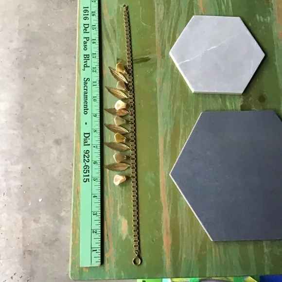 Vintage Calla Lily and Leaf Necklace - Picture 2 of 4